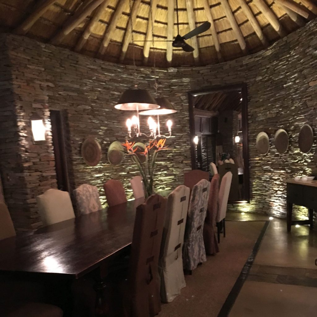 Contemporary-cool-at-Makanyi-Lodge-e1494435936967-1024x1024