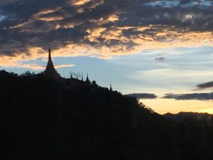 Mandalay-silohuette-300x225